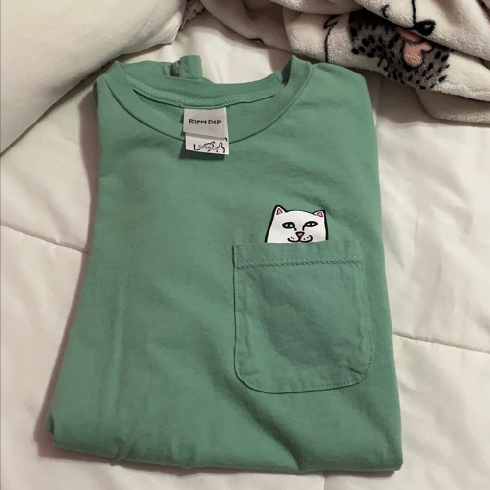 Green rip n dip pocket tee size small